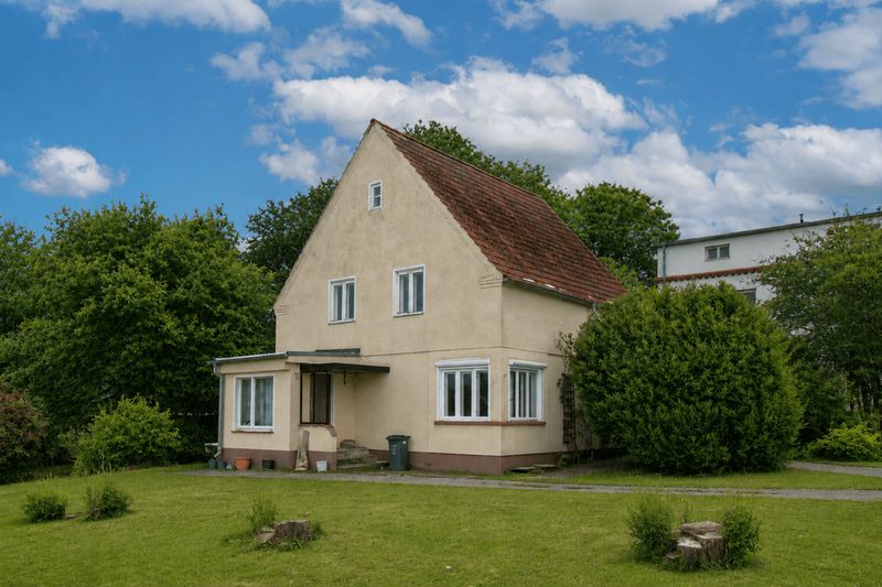 Liebhaberhaus mit skandinavischem Charme in Garz auf Rügen – Sanierung oder Neubau auf großem GS